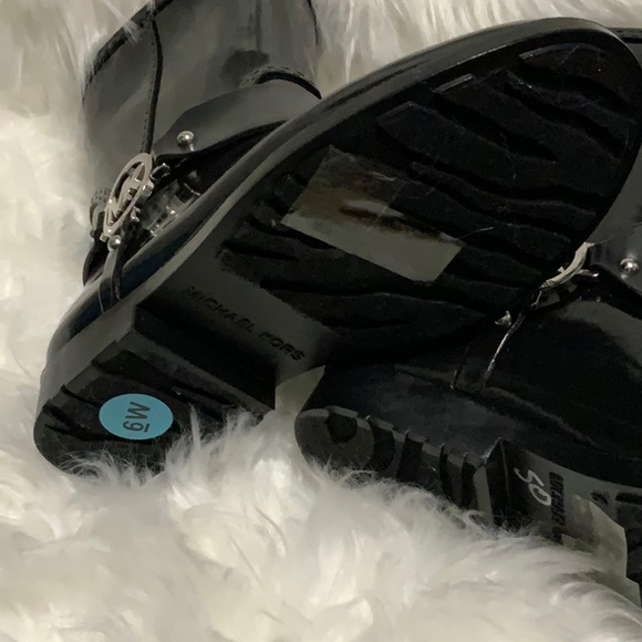 🆕👢MICHAEL KORS ankle 🌧 boot black👢☔️🖤Size 6W - Picture 7 of 13